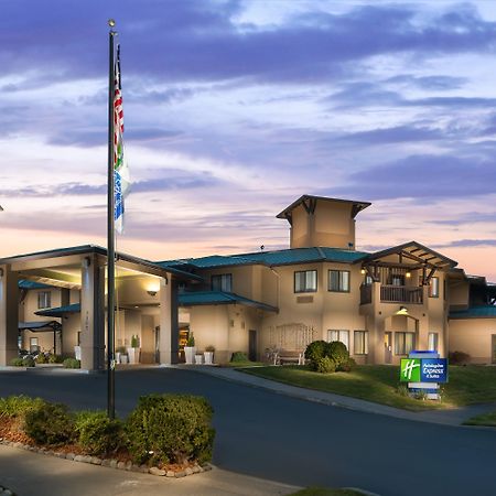 Holiday Inn Express Hotel & Suites Arcata/Eureka-Airport Area By Ihg МакКинливил Екстериор снимка
