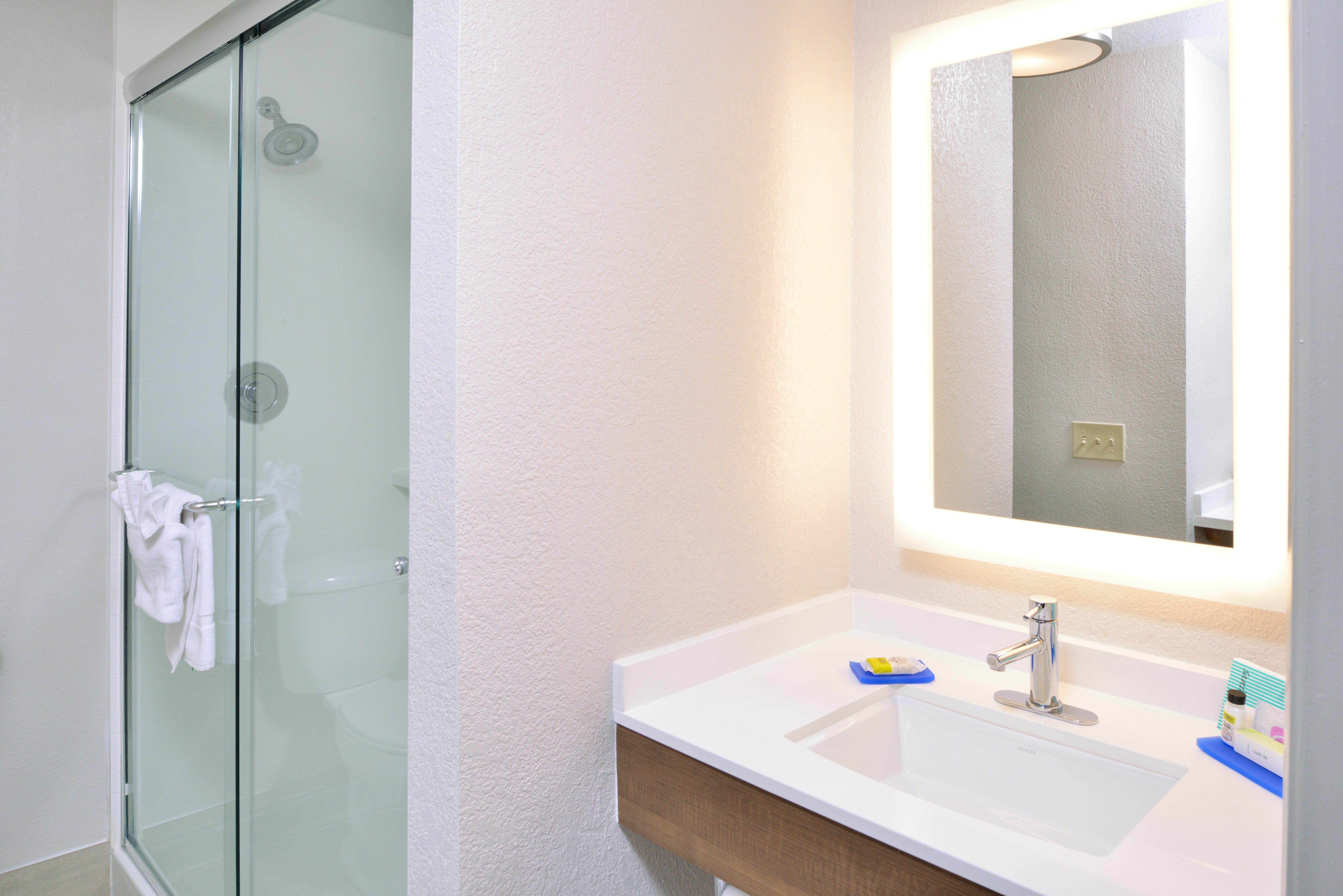 Holiday Inn Express Hotel & Suites Arcata/Eureka-Airport Area By Ihg МакКинливил Екстериор снимка