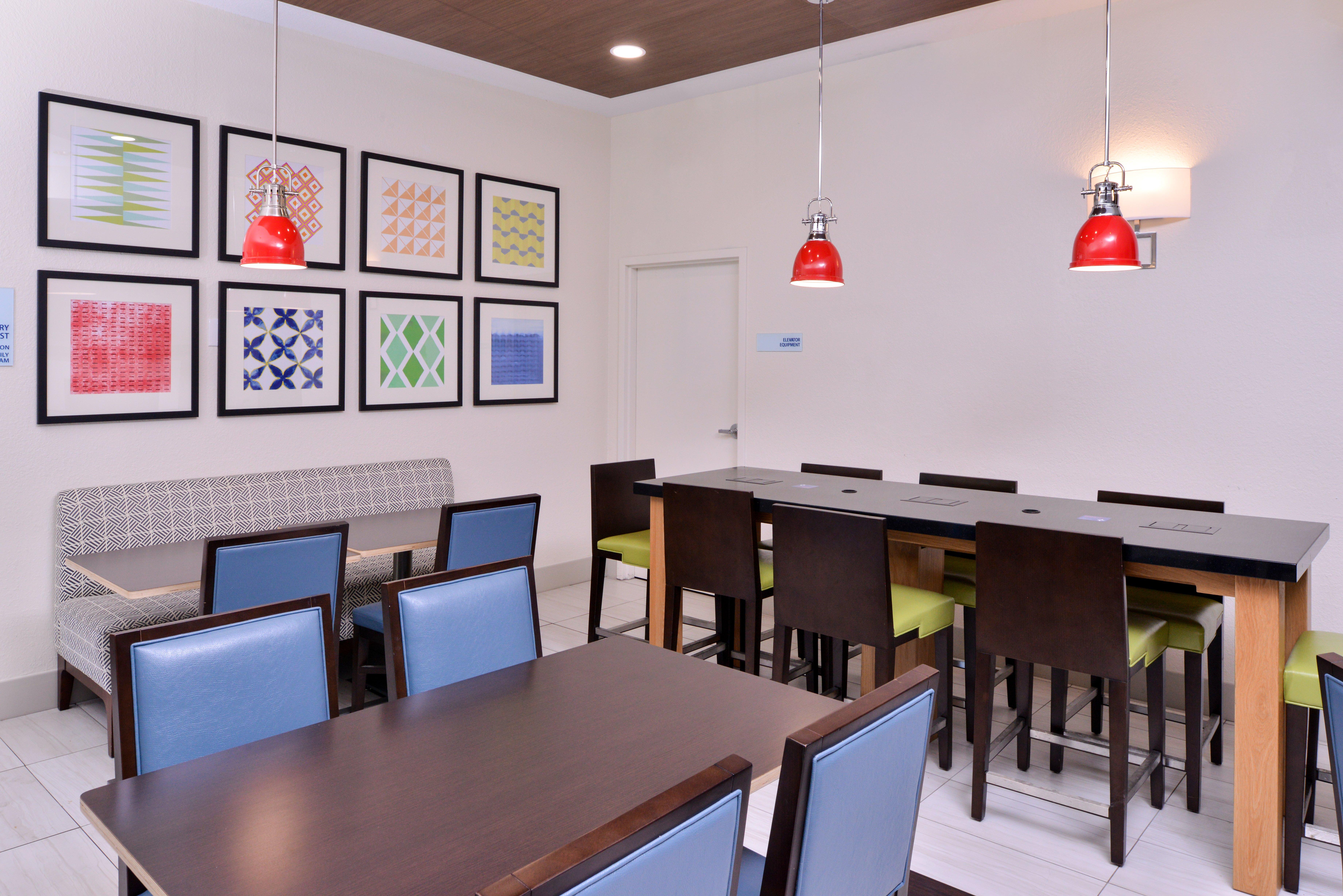 Holiday Inn Express Hotel & Suites Arcata/Eureka-Airport Area By Ihg МакКинливил Екстериор снимка