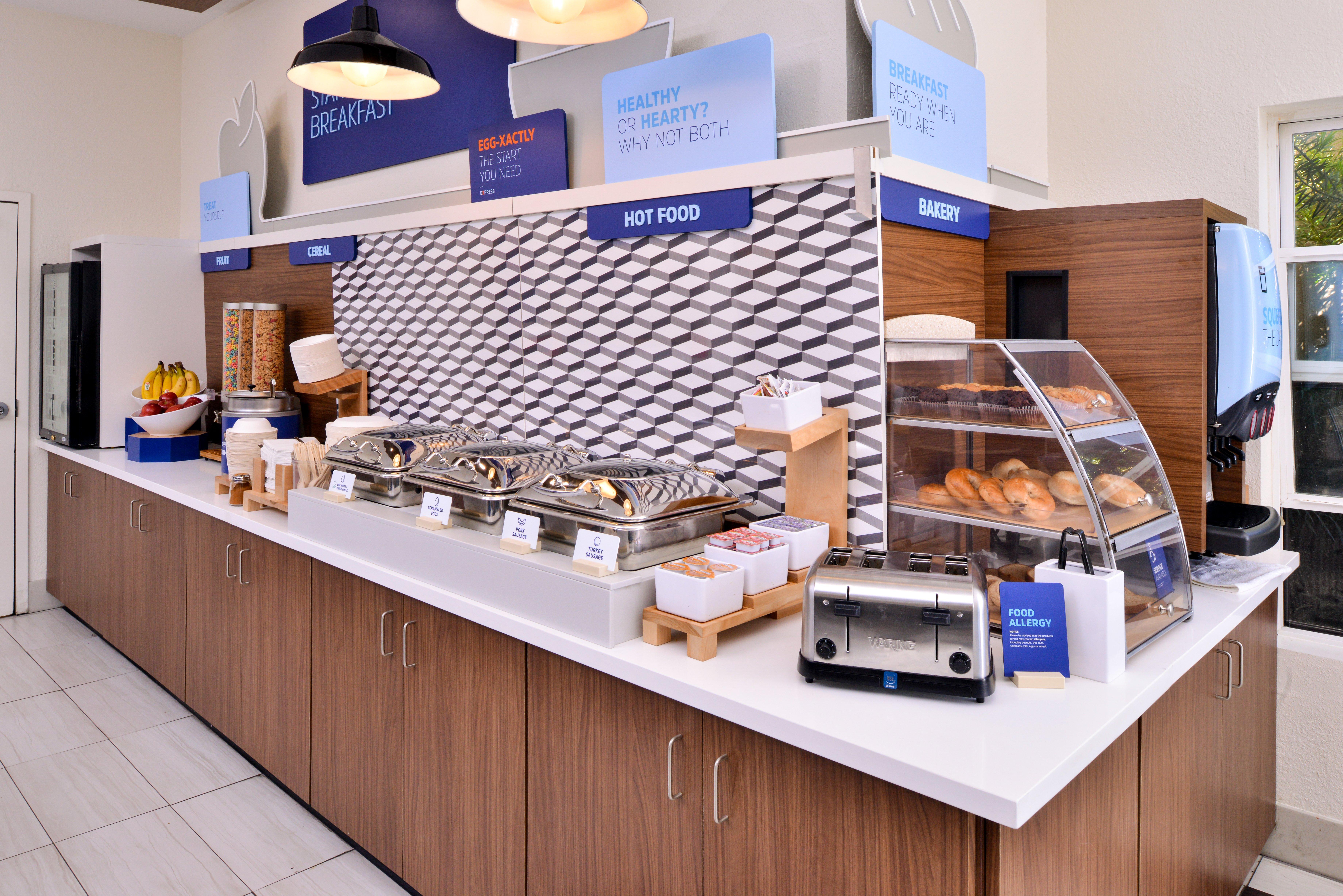Holiday Inn Express Hotel & Suites Arcata/Eureka-Airport Area By Ihg МакКинливил Екстериор снимка
