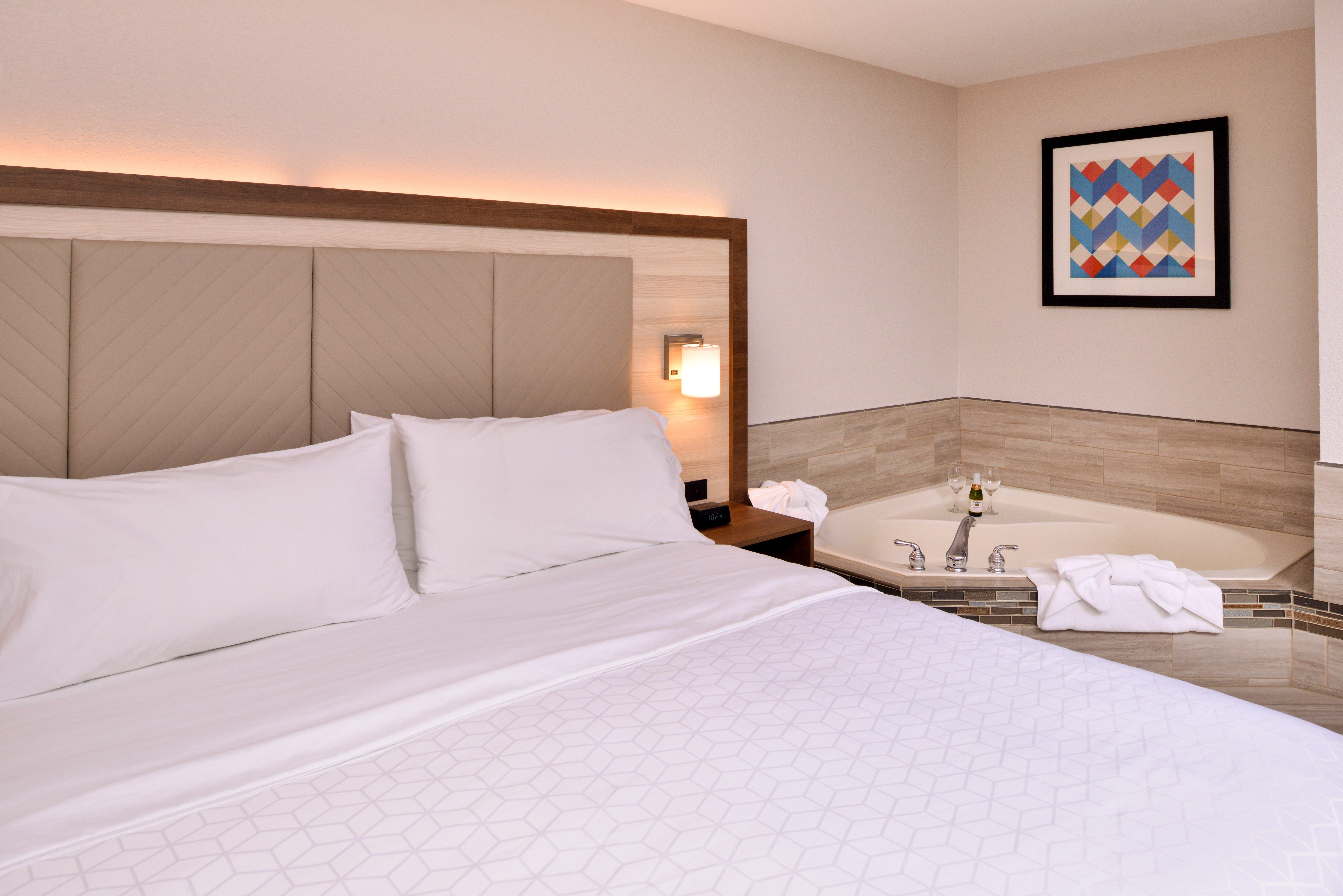 Holiday Inn Express Hotel & Suites Arcata/Eureka-Airport Area By Ihg МакКинливил Екстериор снимка