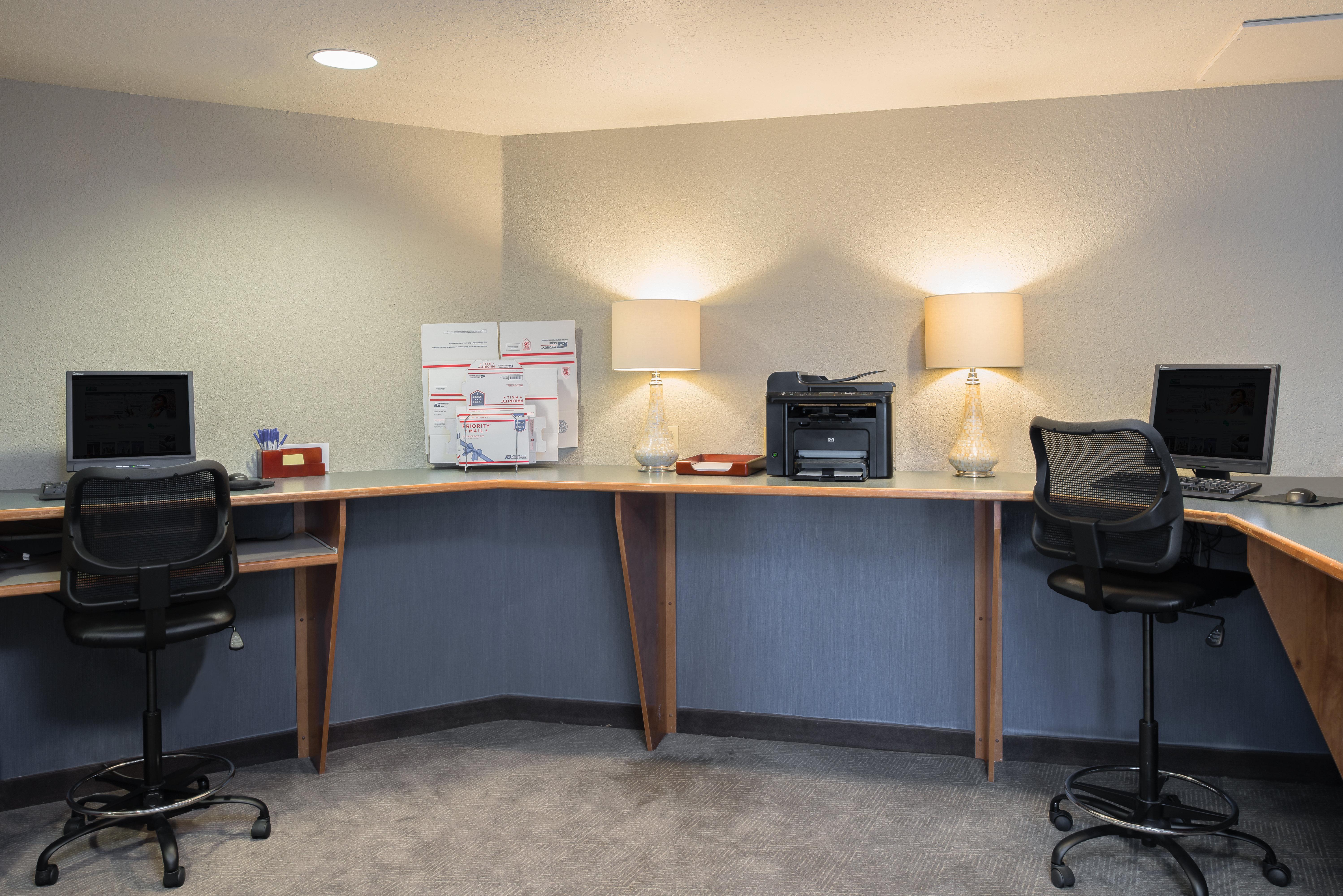 Holiday Inn Express Hotel & Suites Arcata/Eureka-Airport Area By Ihg МакКинливил Екстериор снимка