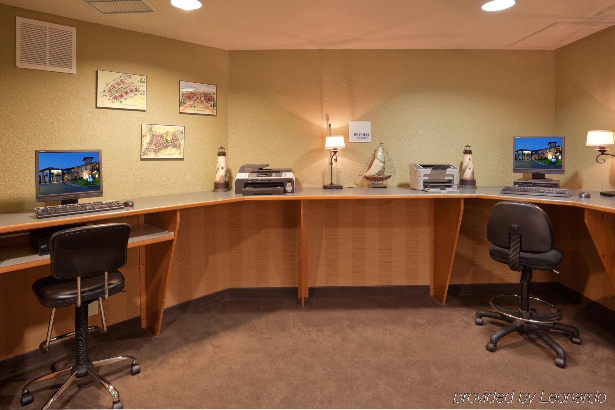 Holiday Inn Express Hotel & Suites Arcata/Eureka-Airport Area By Ihg МакКинливил Съоръжения снимка